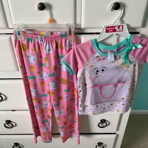 Size 8 Secret Life of Pets pajamas!